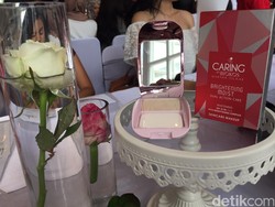 Caring Luncurkan Bedak Wajah yang Bisa Merawat Kulit