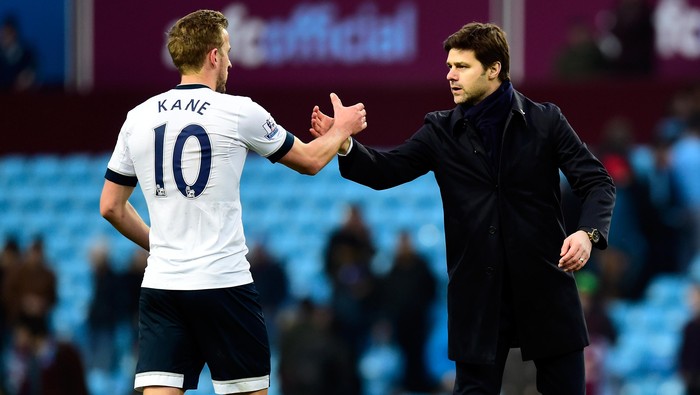BIRMINGHAM, ENGLAND - MARCH 13:  Mauricio Pochettino manager of Tottenham Hotspur and Harry Kane of Tottenham Hotspur shake hands after victory in the Barclays Premier League match between Aston Villa and Tottenham Hotspur at Villa Park on March 13, 2016 in Birmingham, England.  (Photo by Stu Forster/Getty Images)