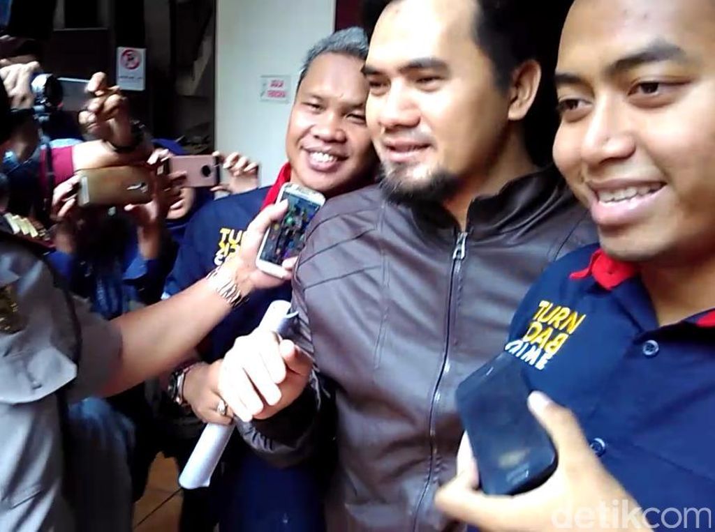 Polisi Limpahkan Berkas Artis Saipul Jamil ke Kejaksaan Pekan Ini Polisi Limpahkan Berkas Artis Saipul Jamil ke Kejaksaan Pekan Ini