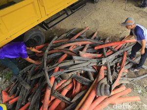 DBMP Bandung Panggil Operator Telekomunikasi Selidiki Kulit Kabel di Gorong-gorong