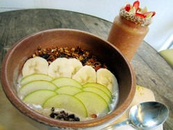 SNCTRY: Ngemil Sehat Almond Chocolate Bowl dengan Segelas Passion Paw Segar