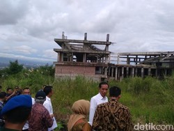 Menpora Temani Presiden Jokowi Tinjau Hambalang
