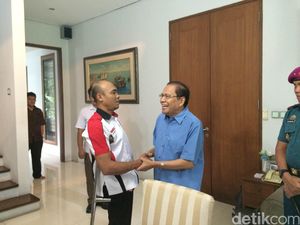 Rizal Ramli Sambut Sabar Gorky yang Telah Mendaki Gunung Aconcagua