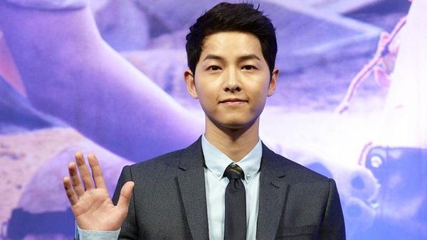 Potret Song Joong Ki yang Tetap Awet Muda di Usia 37 Tahun