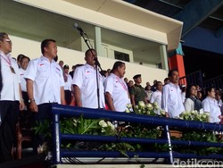 Menpora Disoraki Suporter Sepak Bola di Jalak Harupat