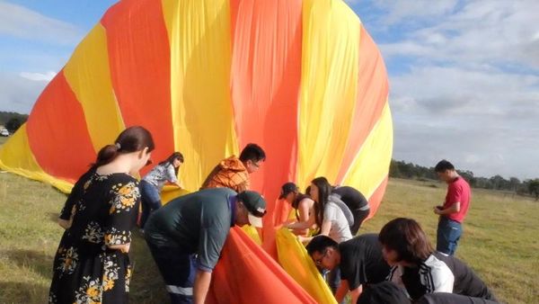 Begini Rasanya Naik Balon Udara di Australia