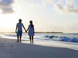 Keuntungan dan Kerugian Menunda Bulan Madu Setelah Menikah