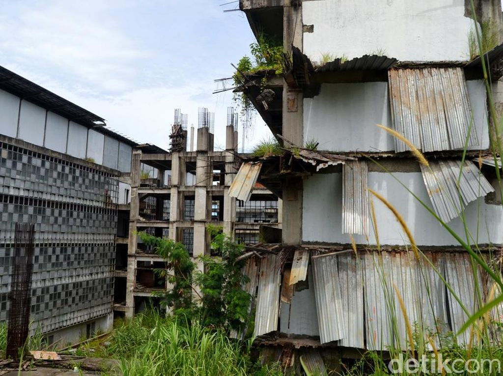 Jokowi Segera Putuskan Nasib Proyek Hambalang yang Mangkrak Jokowi Segera Putuskan Nasib Proyek Hambalang yang Mangkrak