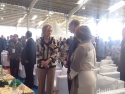 Putri Belgia Blusukan ke 3 Pabrik di Karawang dan Cikarang