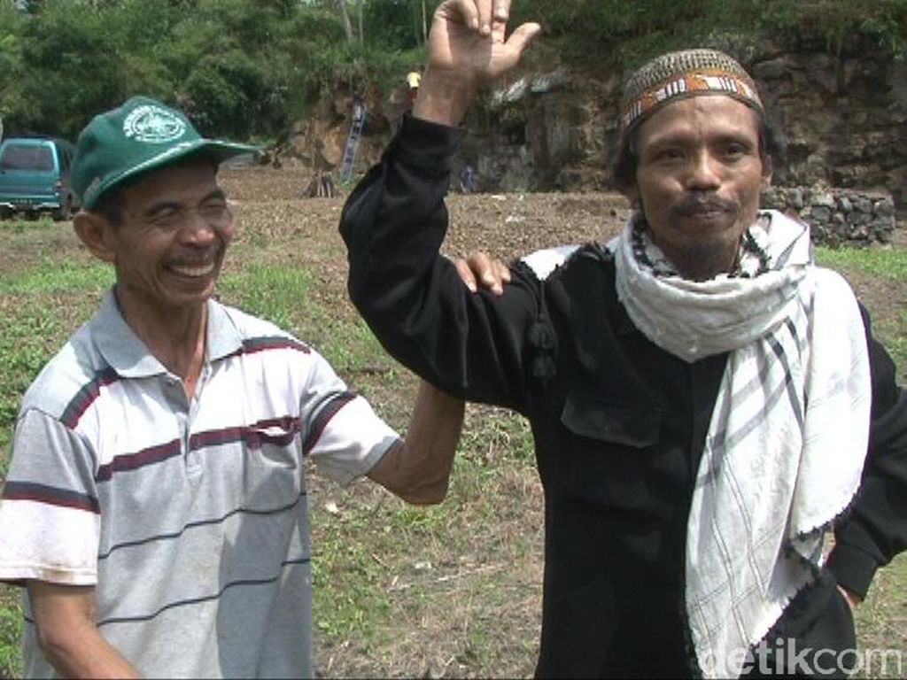 Ingat Sumanto? Tak Lagi Makan Orang, Kini Dia Rajin Tarawih dan Ngaji Ingat Sumanto? Tak Lagi Makan Orang, Kini Dia Rajin Tarawih dan Ngaji