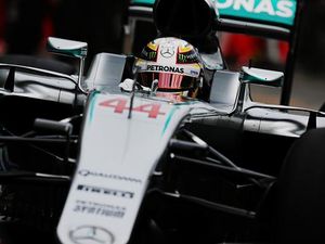 Penalti Grid Bikin Hamilton Merasa Tertantang Penalti Grid Bikin Hamilton Merasa Tertantang