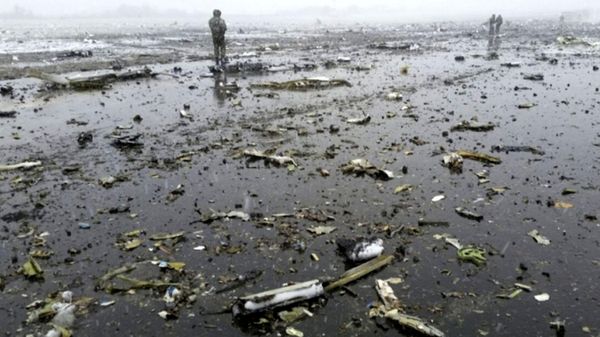 Pesawat Flydubai Hancur Berkeping-keping