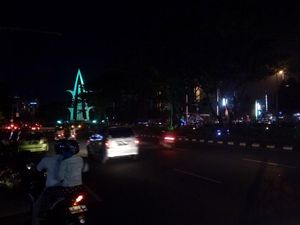 Kala Jalan Pahlawan Semarang Jadi Gelap Saat Malam Mingguan Kala Jalan Pahlawan Semarang Jadi Gelap Saat Malam Mingguan