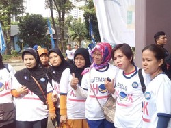 Penuhi Istora, Ribuan Kader NasDem Pakai Baju Teman Ahok