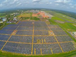 Kesal Tagihan Bengkak, Bandara Ini Kini Pakai Listrik Tenaga Surya