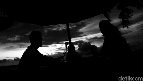 Senja di Pantai Padang