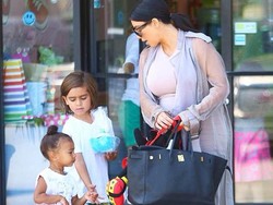 Apa Isi Tas Hermes Rp 650 Juta Milik Kim Kardashian?