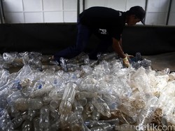 2017, Kemenkeu Bakal Kaji Cukai Plastik dengan DPR