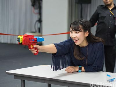 Intip Keseruan JKT48 Main Games Bareng Fans di Handshake Festival!
