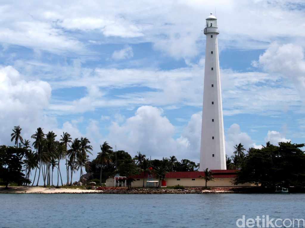 Pulang ke Belitung, Ini Aneka Pantai Cantik yang Bisa Didatangi Ahok