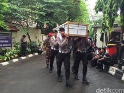 13 Peti Jenazah Untuk Korban Heli Jatuh di Poso Didatangkan ke RS Polri