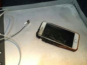 iPhone 6 Terbakar di Pesawat, Penumpang Panik