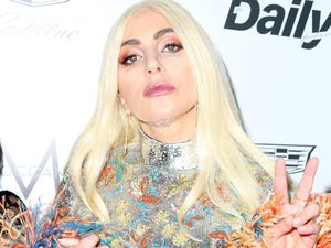 Lady Gaga Nyentrik Lagi