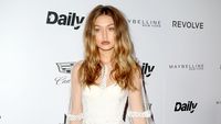 Gigi Hadid Seksi Berbaju Menerawang