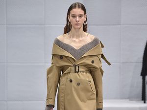 8 Trik Manfaatkan Baju Lama Agar Tampil Sesuai Tren dari Pekan Mode 2016