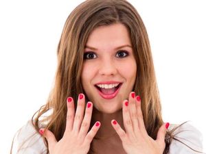 Pilah-pilih Warna Cat Kuku Berdasarkan Zodiak Anda (Bag. I)