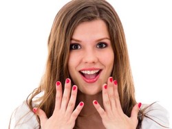 Pilah-pilih Warna Cat Kuku Berdasarkan Zodiak Anda (Bag. I)