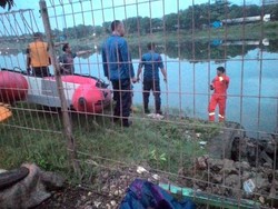 Terlibat Tabrakan, Pemotor Ini Nyebur dan Tenggelam di Waduk Koja
