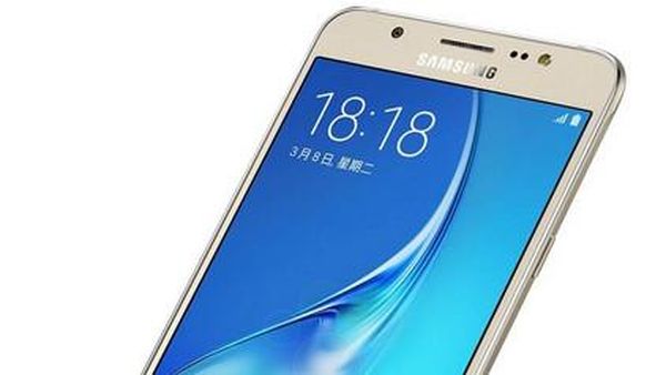 Galaxy J7 2016: Metal dan Bermodal RAM 3 GB