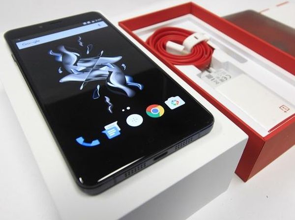 Unboxing OnePlus X