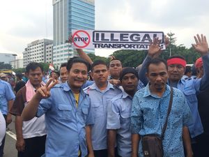 Demo Anarkis Dicibir Warga, Sopir Taksi: Ya Terserah!