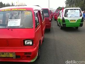 Kadishub DKI Minta Ratusan Sopir KWK di Balai Kota Kembali Angkut Penumpang