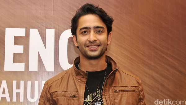 Gaya Shaheer Sheikh Berjaket Kulit