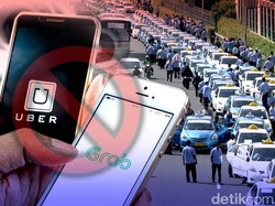 Ogah Rusuh, Sopir Taksi dan Bajaj Asyik Berjoget di Bundaran HI