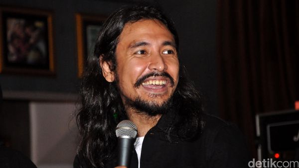 Marcello Tahitoe Betah Berewokan