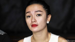 Zaskia Gotik Berusaha Tegar