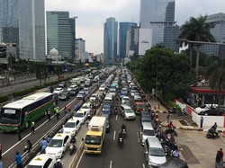 Menebak Jalan Keluar Pemerintah Atasi Persoalan Angkutan Umum Online