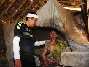 Kisah Haru Bah Kadim, Telantar Tinggal di Gubuk karena Tak Dirawat Anak