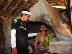 Kisah Haru Bah Kadim, Telantar Tinggal di Gubuk karena Tak Dirawat Anak