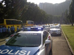 Begini Penampakan Konvoi Sopir Taksi Saat Demo dan Penuhi Jalan di Jakarta