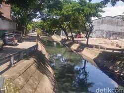 Rahasia Makassar Bersihkan Kanal dari Horor Sampah