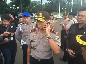 Pantau Demo, Kapolda Metro Jaya Naik Helikopter Lalu Turun di Gedung DPR