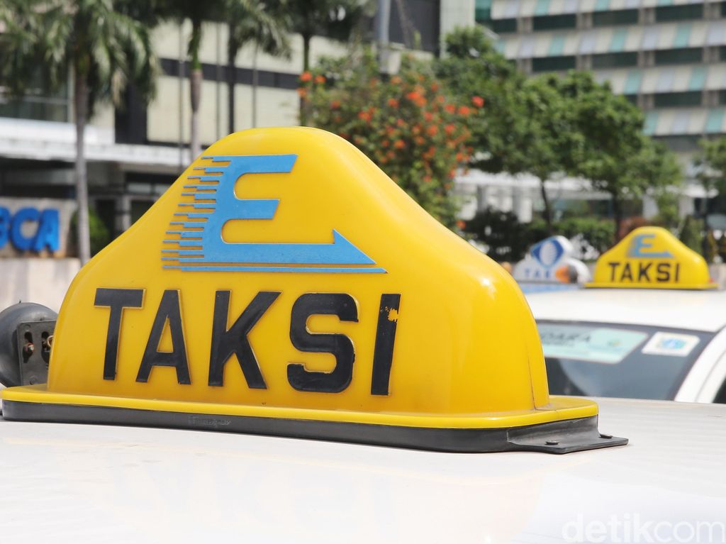 Cerita Bos Express: Dulu Orang Antre Naik Taksi, Sekarang Online Cerita Bos Express: Dulu Orang Antre Naik Taksi, Sekarang Online