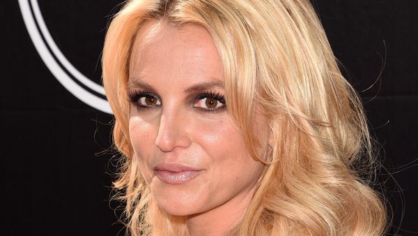 Seperti Mel B, 5 Selebriti Dunia Ini Pernah Kecanduan Seks