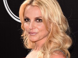 Tubuh Terlalu Ramping Saat Pakai Bikini, Foto Britney Spears Diduga Diedit