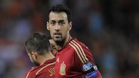 12. Sergio Busquets adalah gelandang serang asal klub Barcelona. Dia dianggap punya nilai transfer sebesar 80 juta euro, yang paling mahal di skuat Spanyol. (Foto: Denis Doyle/Getty Images)